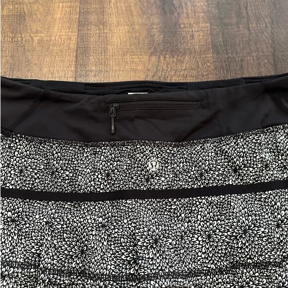 Lululemon Run Pace Setter Skirt 4-way Stretch Size 8 - Picture 7 of 9